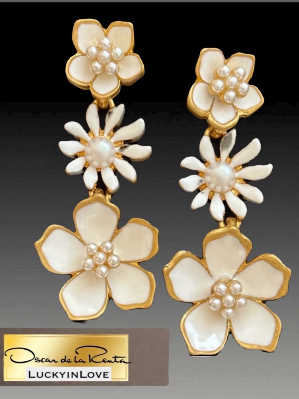 OSCAR DE LA RENTA โข Gold with White Enamel
Flower Cascade Pearl Drop
Earrings